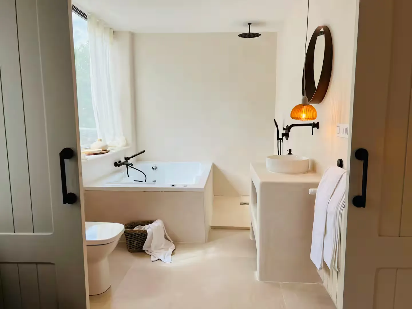 Baño de la casa moderna